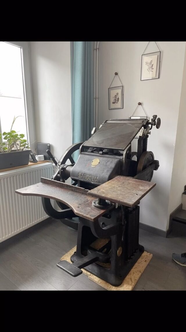Where the stationery journey started for Grace and Sam and their Tuscany Wedding
-
Another look at their Italian inspired letterpress printed save the date cards
-
Bride @gracefomahony 
Venue @anticafattoriapaterno 

#weddingstationerydesign #weddinginvitationdesign #weddinginvitations #weddinginvites #weddingstationery #irishbride #weddinginvitationsuite #onefabday #tuscanywedding #letterpress #letterpresslove #letterpressprinting #letterpressstudio